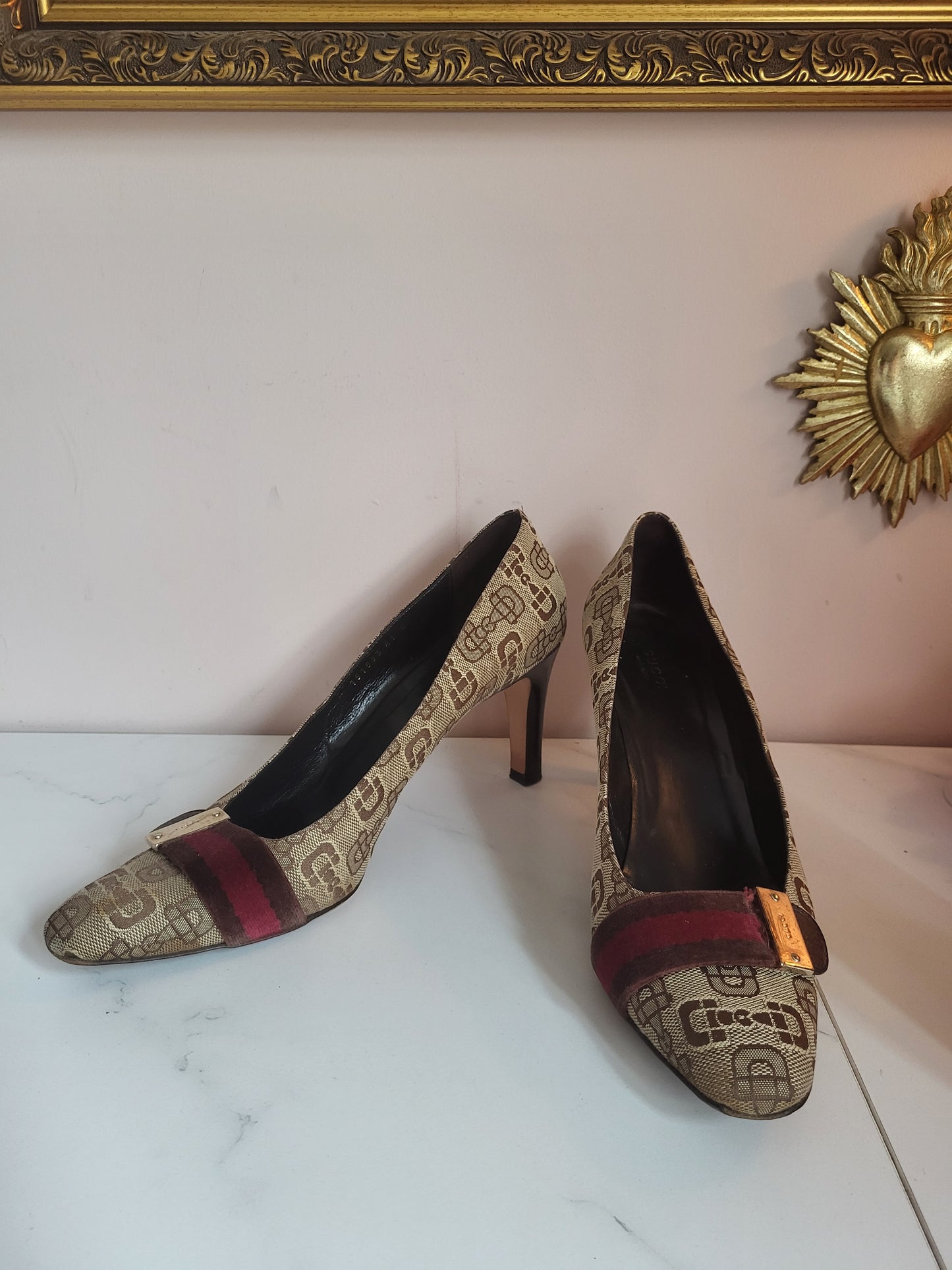 Vintage Gucci Court Heels with Velvet detailing