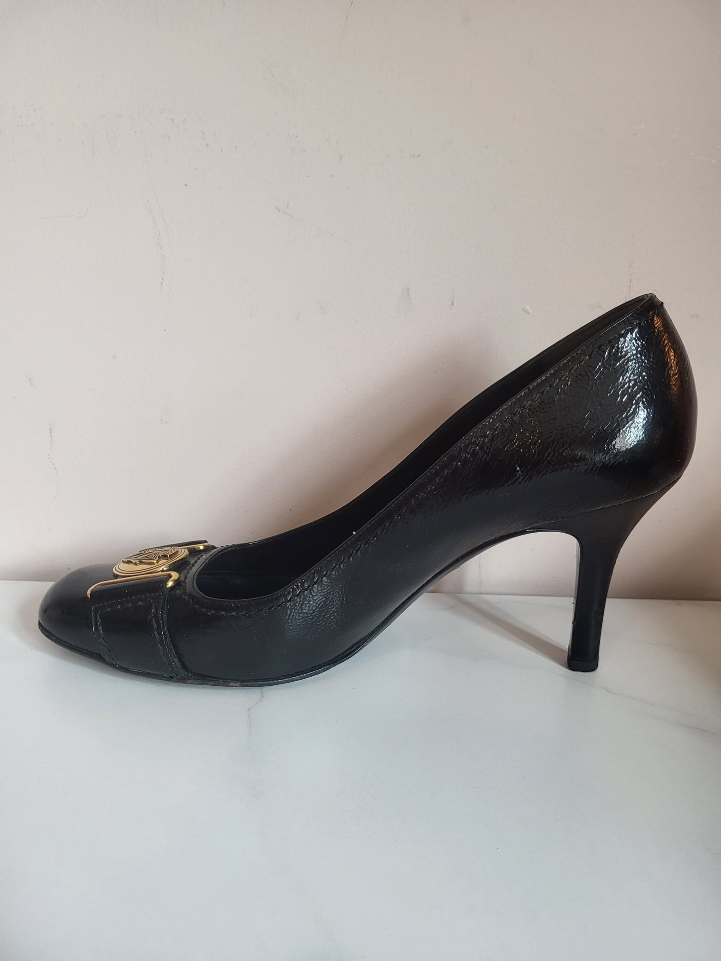Gucci Patent Black Pump Heels with Brass Emblems