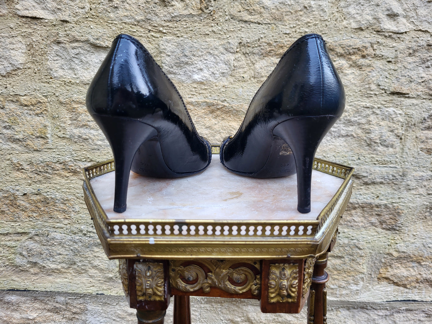 Vintage Gucci Black Patent Leather Emblem Heels