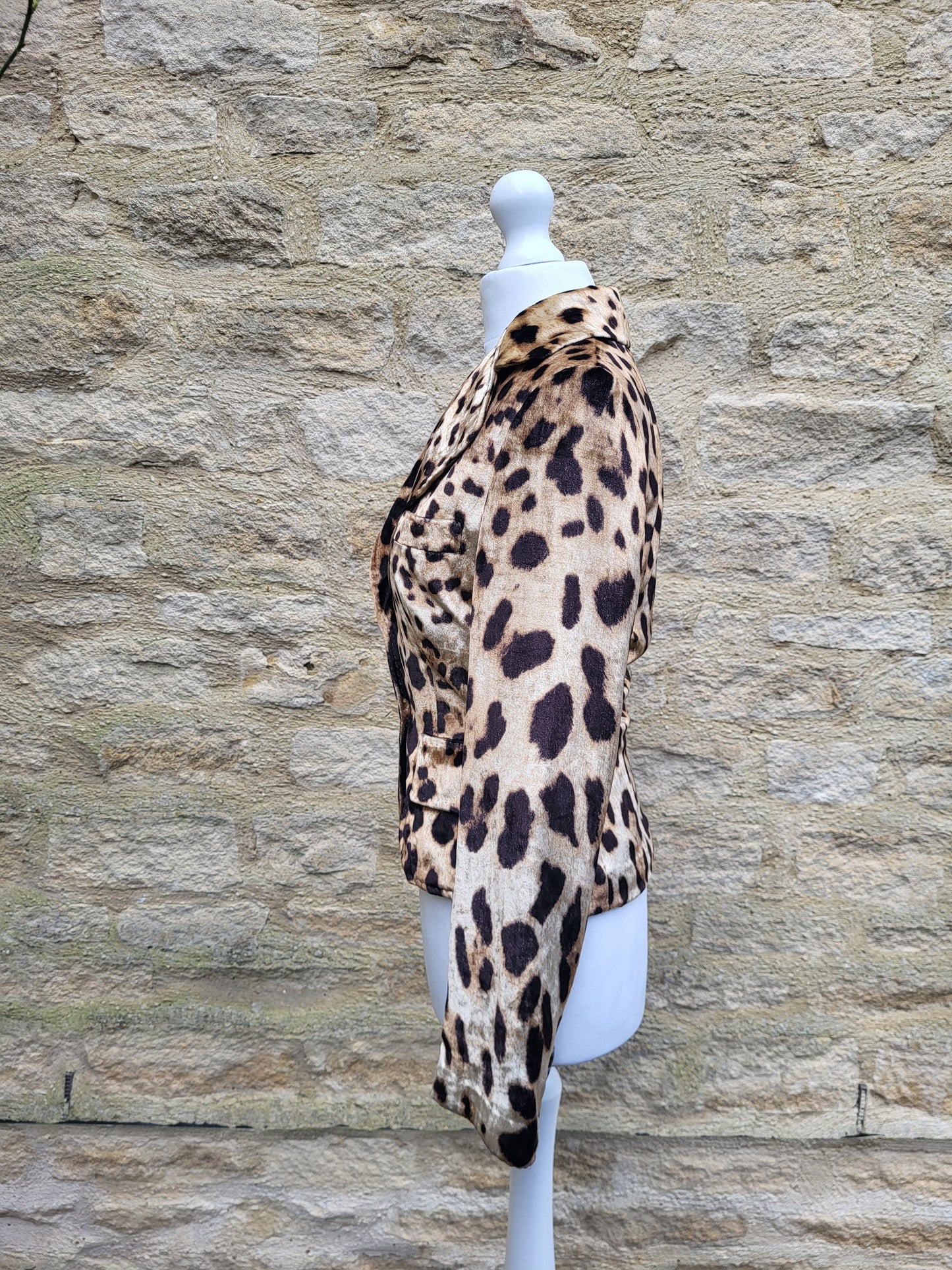 Side view of Dolce & Gabbana leopard print velvet blazer, luxury designer jacket