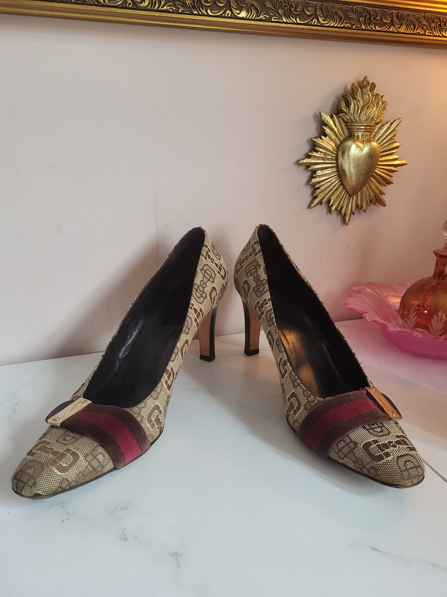 Vintage Gucci Court Heels with Velvet detailing