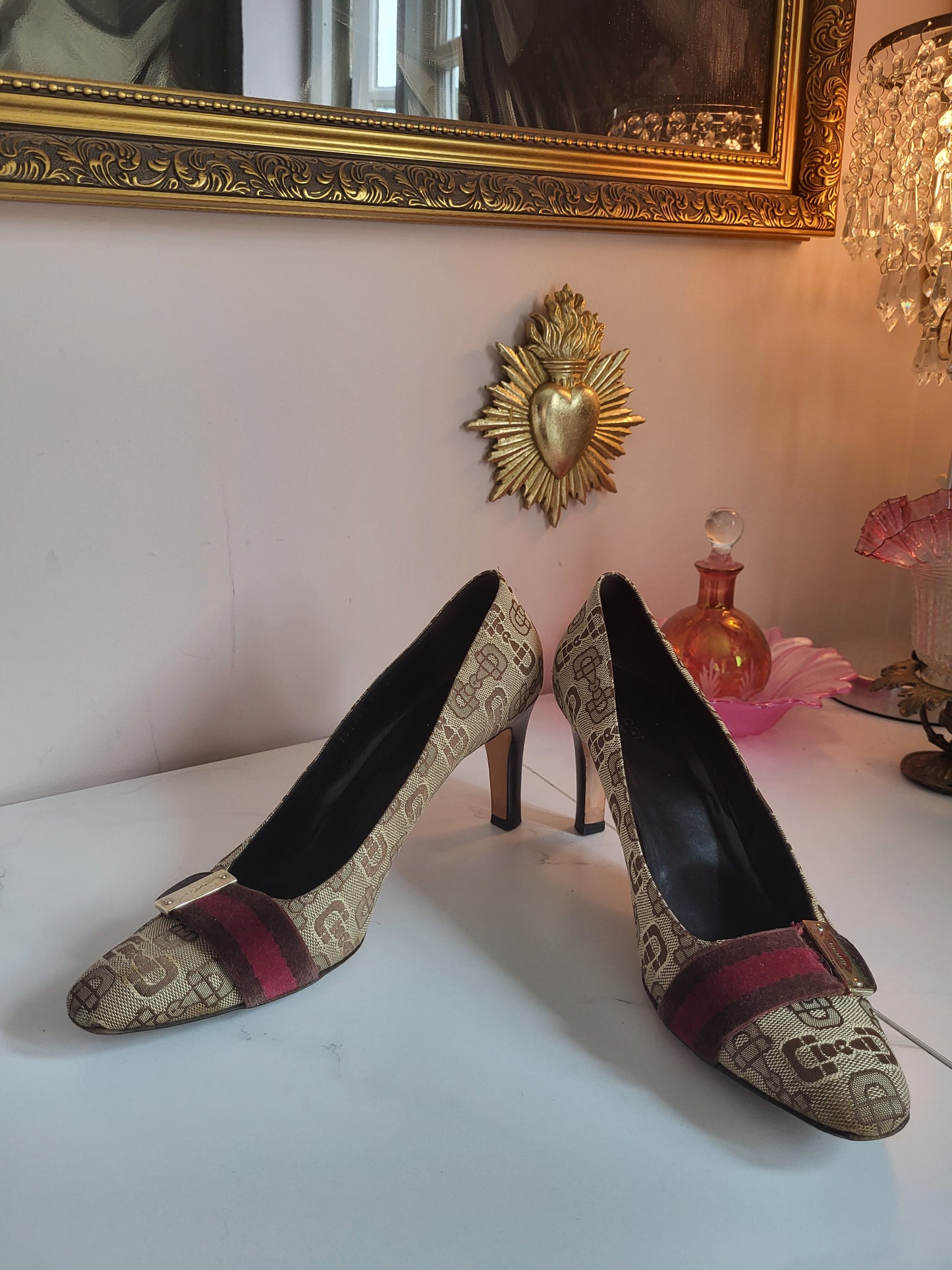 Vintage Gucci Court Heels with Velvet detailing
